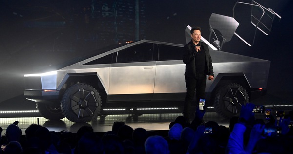 Elon Musk giàu lên